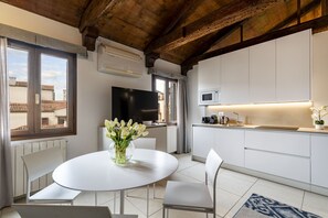 Dining - Vivaldi Suites - Apartment 1 R&R (Venecia)