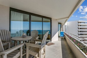Outdoor dining - Gulf Front Condo with Stunning Views! (Pensacola)