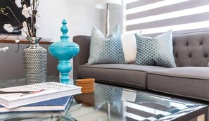 Smart TV, table football, books - New - Chic Modern Home - King bed - Foosball - Sleeps 8! (Edmonton)