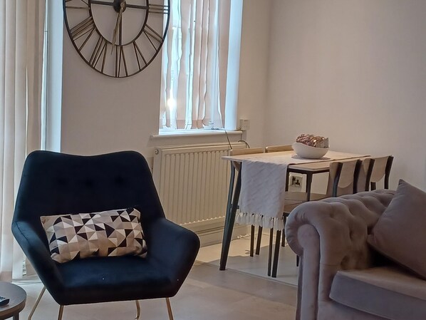 Smart TV - Quebec Villa (Bradford)