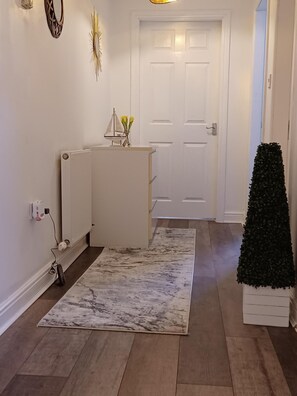 Interior - Quebec Villa (Bradford)