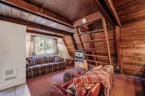 Cabin, 2 phòng ngủ | Khu phòng khách