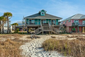 House, 4 Bedrooms | Exterior - Chele's Bayside Cottage - 2304 Island Shores Dr 4 Bedroom Home by RedAwning (Dauphin Island)