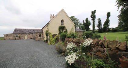 Old Scragg Farm, Cottage in the Irish Countryside