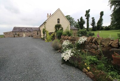 Old Scragg Farm, Cottage in the Irish Countryside