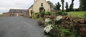 Old Scragg Farm, Cottage in the Irish Countryside