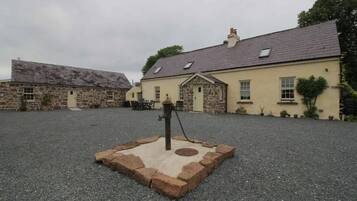 المنطقة المحيطة بالمنشأة