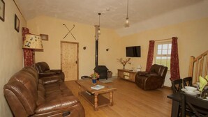 House | Living area - Emly - Cottage - Sleeps 6 - Parking - Garden (Emly)
