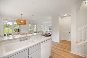 Casa, 3 habitaciones | Cocina privada | Refrigerador, horno, cafetera y tetera y tostadora 