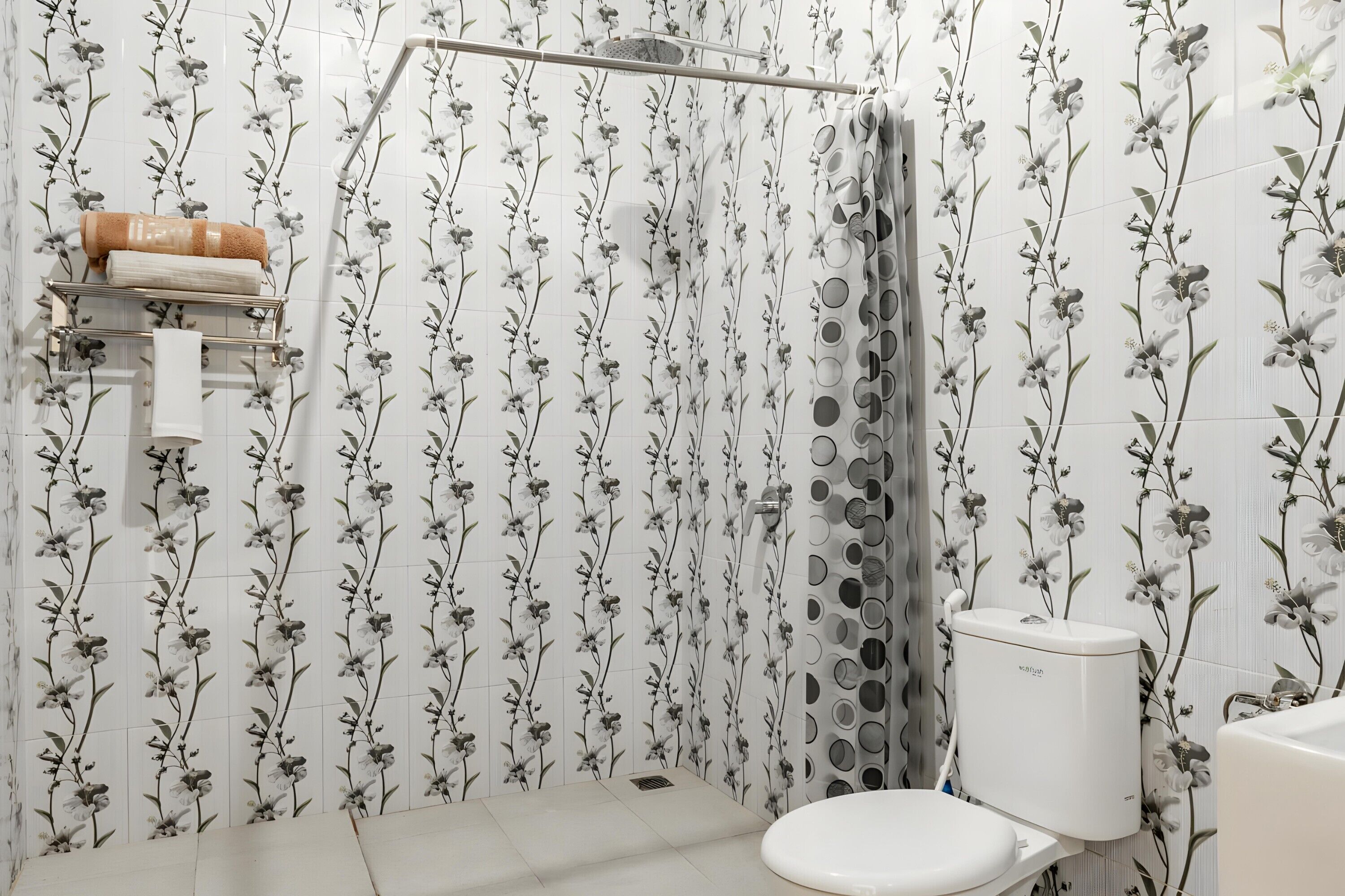 Deluxe Studio | Bathroom | Shower, soap