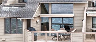 Waterfront Condo on Lake Charlevoix | Sleeps 10 | Walkable to Downtown Boyne