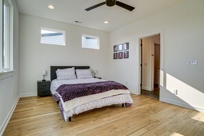 House (4 Bedrooms) | Interior - Sleek + Modern Nashville Home: Walk to Marathon! (Nashville)