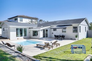 Front of property - Lakeland Retreat: Private Heated Pool & Yard Games (Lakeland)