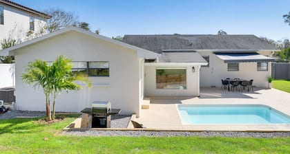 Lakeland Retreat w/ Private Pool & Yard Games!