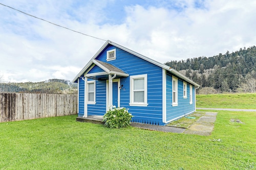 Cozy Norcal Cottage: 2 Mi to Redwoods & Beaches!