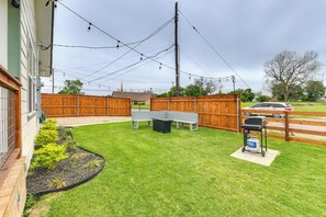 Apartment (0 Bedroom) | Interior - 2 Mi to Dtwn: Chic Waco Studio w/ Fire Pit! (Waco)