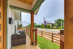 Apartment (0 Bedroom) | Interior - 2 Mi to Dtwn: Chic Waco Studio w/ Fire Pit! (Waco)