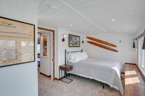 ハウス (5 Bedrooms) | 5 室のベッドルーム、ノートパソコン用作業スペース、アイロン / アイロン台、ベッドシーツ