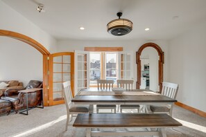 Dining - Pet-friendly Minocqua Home: Walk to Lake & Dining! (Minocqua)