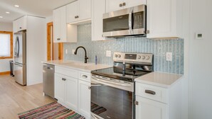 Rumah (5 Bedrooms) | Dapur pribadi