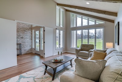 Peaceful Longview Home w/ Pond, 6 Mi to Downtown!