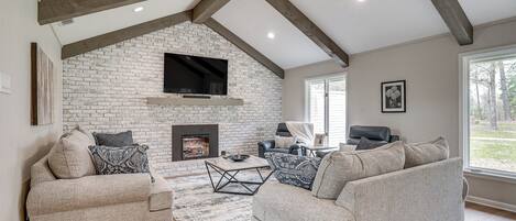 House (4 Bedrooms) | Depan hartanah