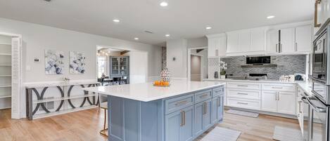 House (4 Bedrooms) | Interior