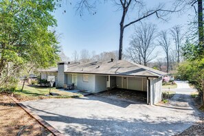 House (3 Bedrooms) | Interior - Pet-friendly Atlanta Retreat w/ 2 Bicycles (Atlanta)