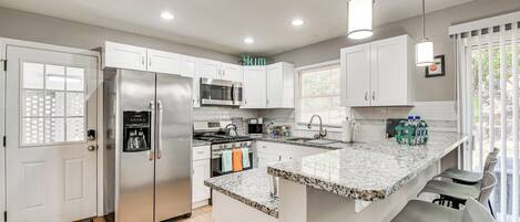 House (3 Bedrooms) | Interior