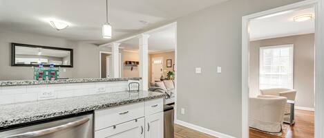 House (3 Bedrooms) | Interior