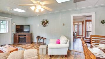 Rumah (2 Bedrooms) | Interior