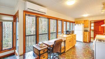 Rumah (2 Bedrooms) | Interior