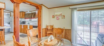 Georgetown Home w/ Deck ~ 13 Mi to Black River!