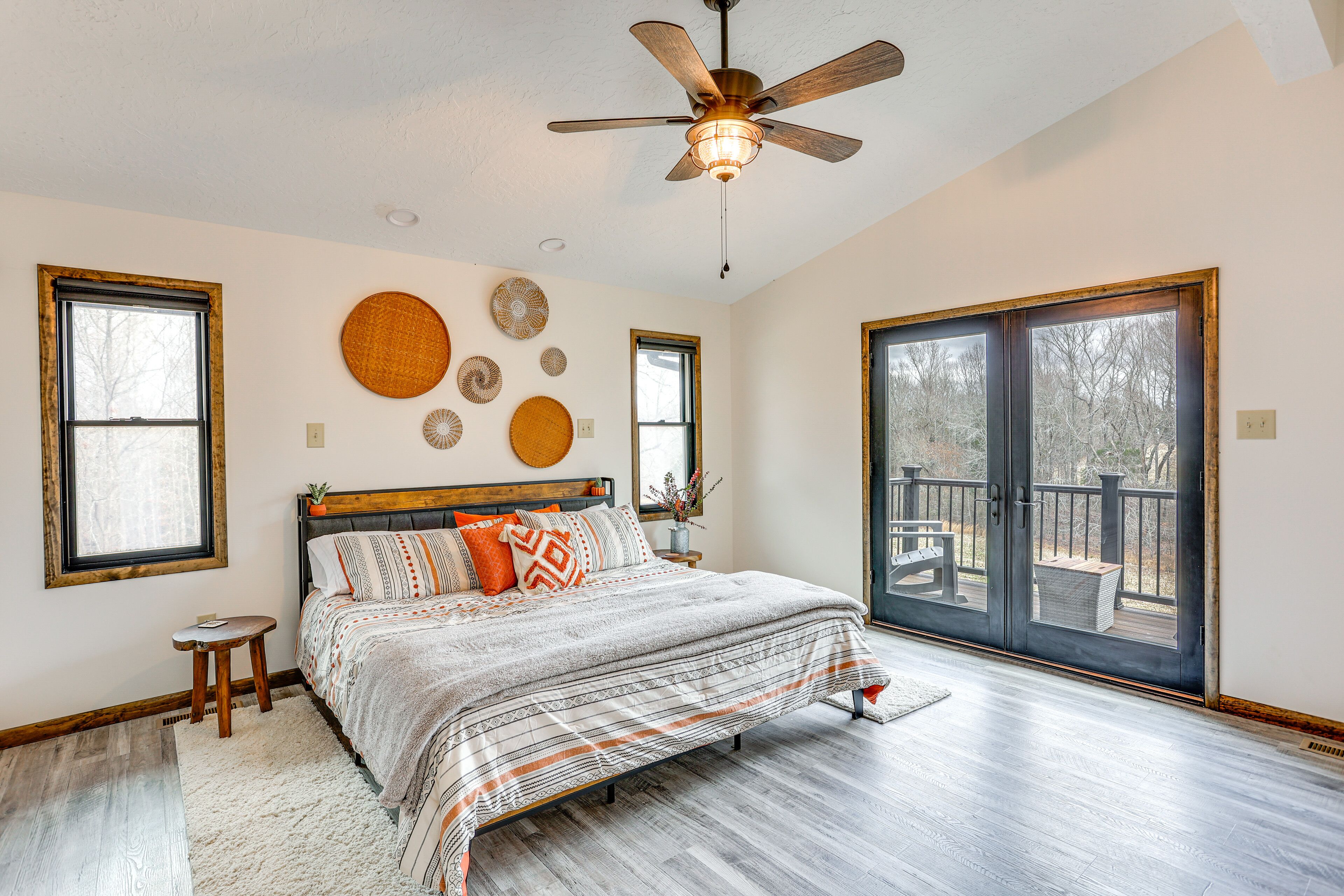 4 bedrooms, bed sheets