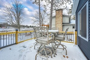 Cottage (3 Bedrooms) | Interior - Riverfront Michigan Cottage w/ Fire Pit & Kayaks! (Beaverton)
