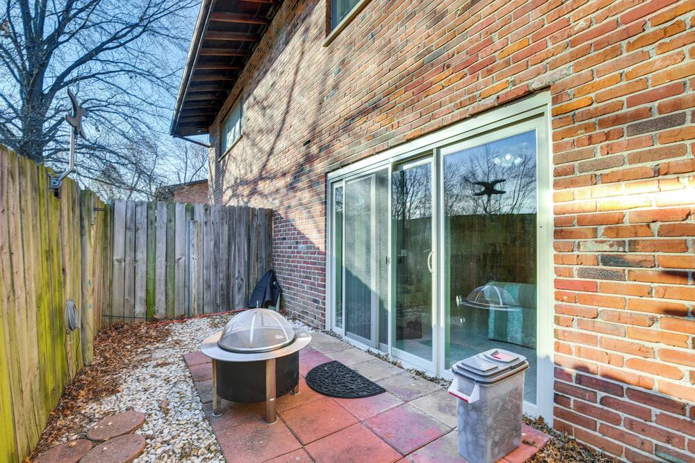 St Ann Townhome < 1 Mi to International Airport! - Saint Ann, MO