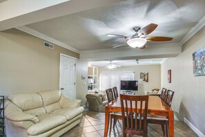 Apartment (3 Bedrooms) | Front of property