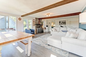 Interior - Charming Orr's Island Cottage w/ Ocean Views (Orrs Island)