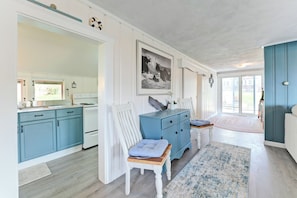 Interior - Charming Orr's Island Cottage w/ Ocean Views (Orrs Island)
