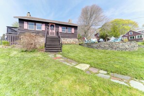 Interior - Charming Orr's Island Cottage w/ Ocean Views (Orrs Island)