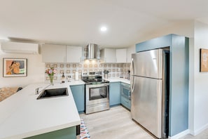 House (2 Bedrooms) | Interior