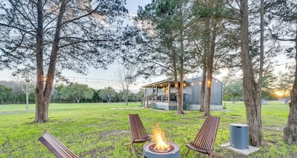 Near Majek Vineyard: Private Schulenburg Cabin