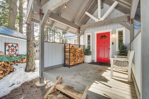 Interior - Washington Mountain Cabin: 1 Mi to Lake Cle Elum (Cle Elum)