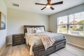 Interior - Screened Porch & Fire Pit: Quiet Cape Coral Home (Cape Coral)