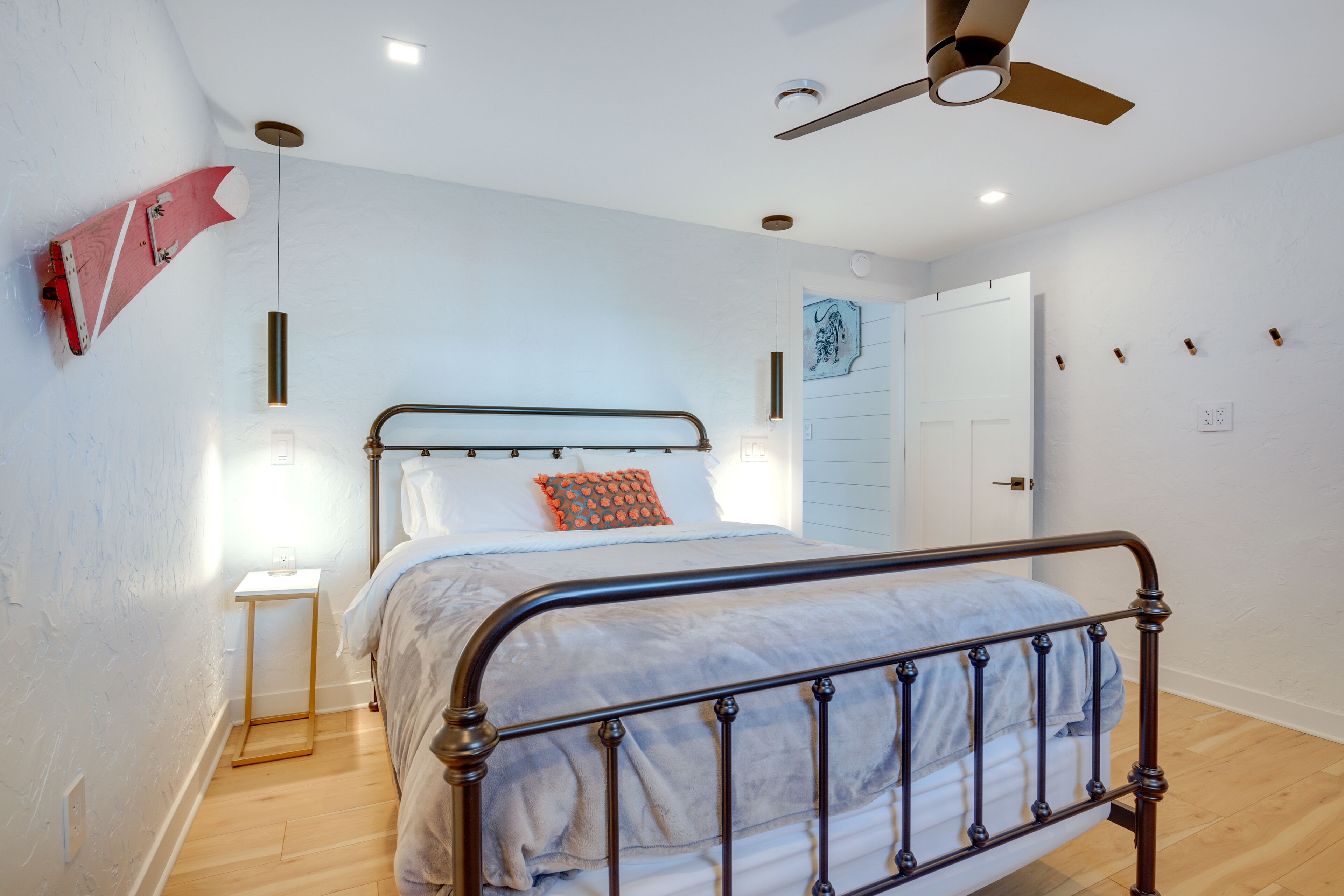 House (2 Bedrooms) | 2 bedrooms, laptop workspace, bed sheets