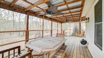 Cottage (2 Bedrooms) | Depan hartanah