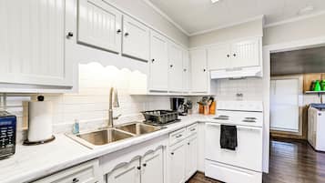 Cottage (2 Bedrooms) | Interior