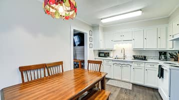 Cottage (2 Bedrooms) | Interior
