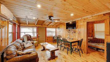 House (1 Bedroom) | Interior