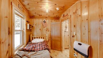 House (1 Bedroom) | 1 bedroom, bed sheets